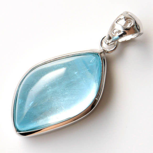 ブルートパーズ ペンダント Silver925 チェーン付き 1点物