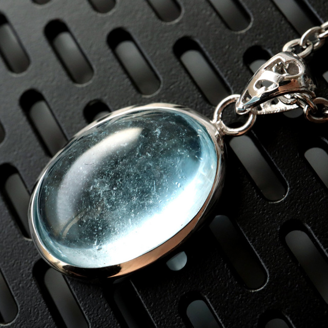 ブルートパーズ ペンダント Silver925 チェーン付き 1点物