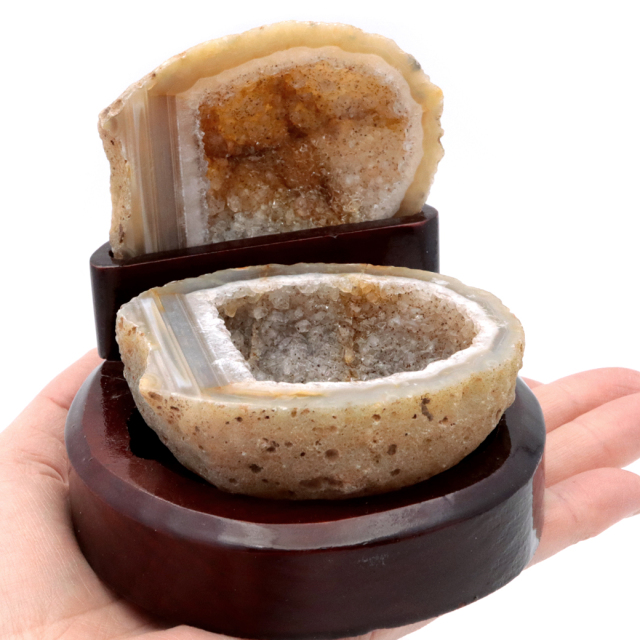 トレジャーメノウ 台付き 1点もの 304g 瑪瑙 風水 聚宝盆瑪瑙 置き物