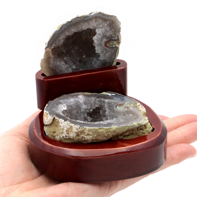 トレジャーメノウ 台付き 1点もの 201g 瑪瑙 風水 聚宝盆瑪瑙 置き物