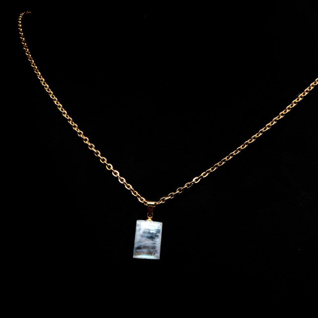 ムーンストーン ネックレス しずく ドロップ 6月 誕生石 天然石 レインボー ムーンストーン ペンダント 長石 moonstone