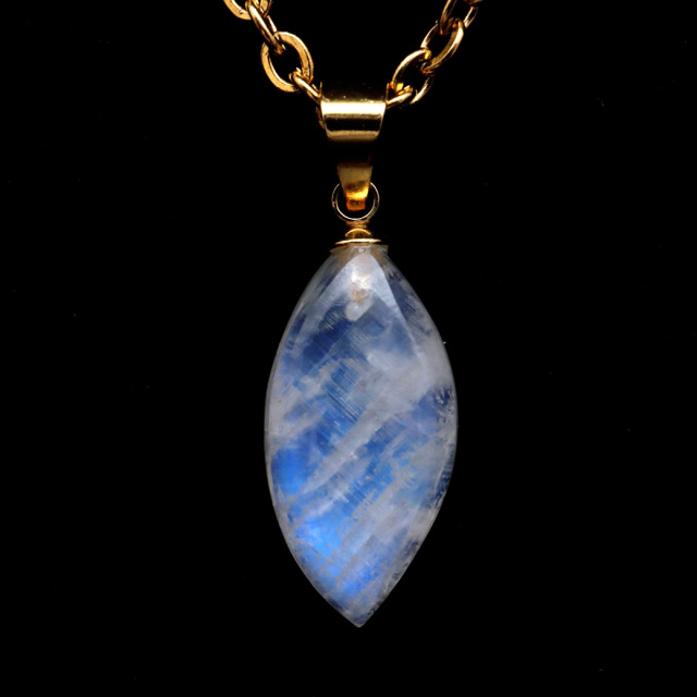 ムーンストーン ネックレス 6月 誕生石 天然石 レインボー ムーンストーン ペンダント 長石 moonstone 母の日 ギフト