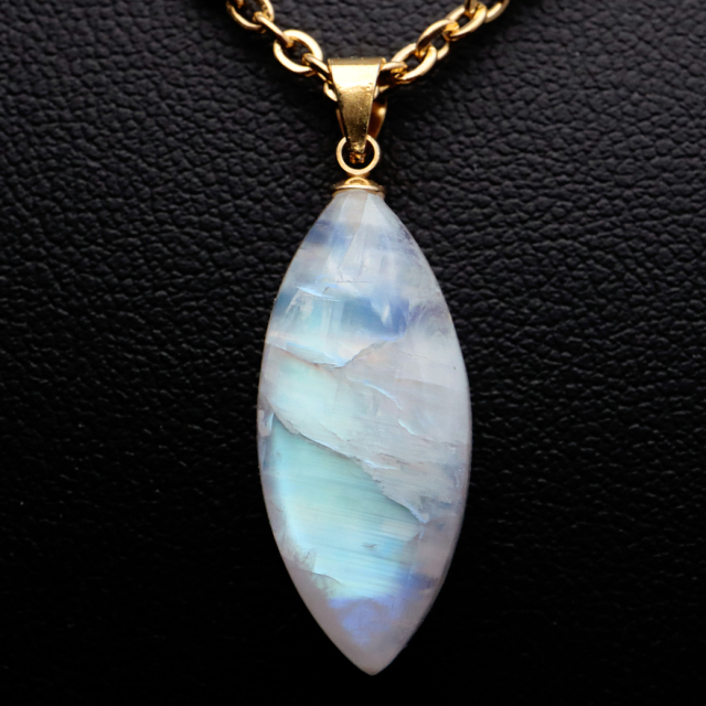 ムーンストーン ネックレス 6月 誕生石 天然石 レインボー ムーンストーン ペンダント 長石 moonstone