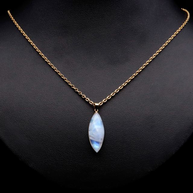 ムーンストーン ネックレス 6月 誕生石 天然石 レインボー ムーンストーン ペンダント 長石 moonstone
