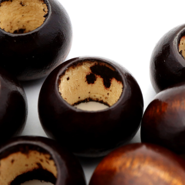 ウッドビーズ パーツ 20mm 太穴 50個入り 木製 焦げ茶 ブラウン 大穴 アクセサリー スペーサー 丸 太い穴 ラウンド ハンドメイド