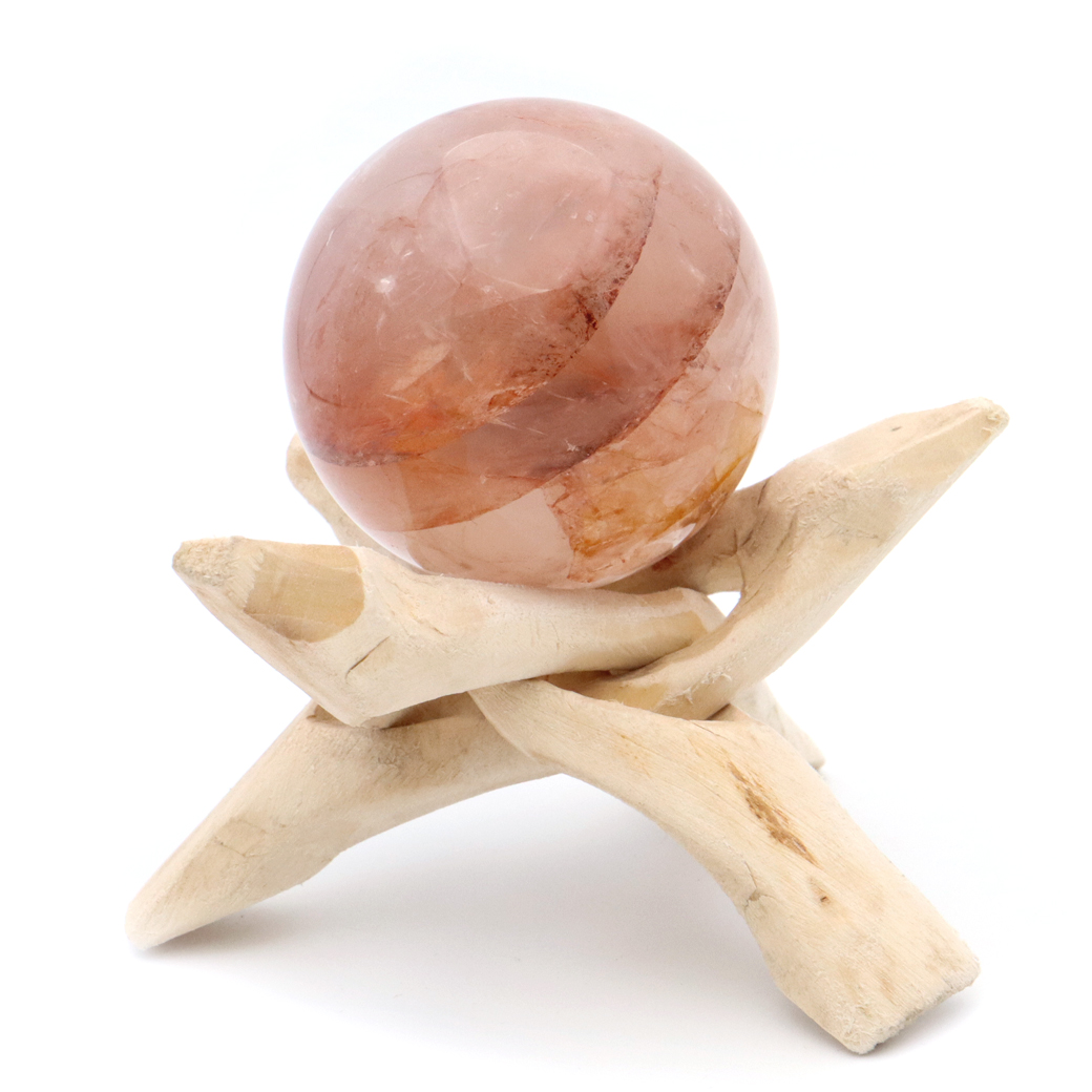 マニカラン水晶 丸玉 木製台座付き パールバティー渓谷産 天然石 パワーストーン 1点もの