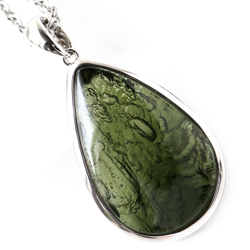 モルダバイト ネックレス 鑑別書付き 天然石 ペンダント 超高品質 龍紋がはっきりと見える 本物 Silver925