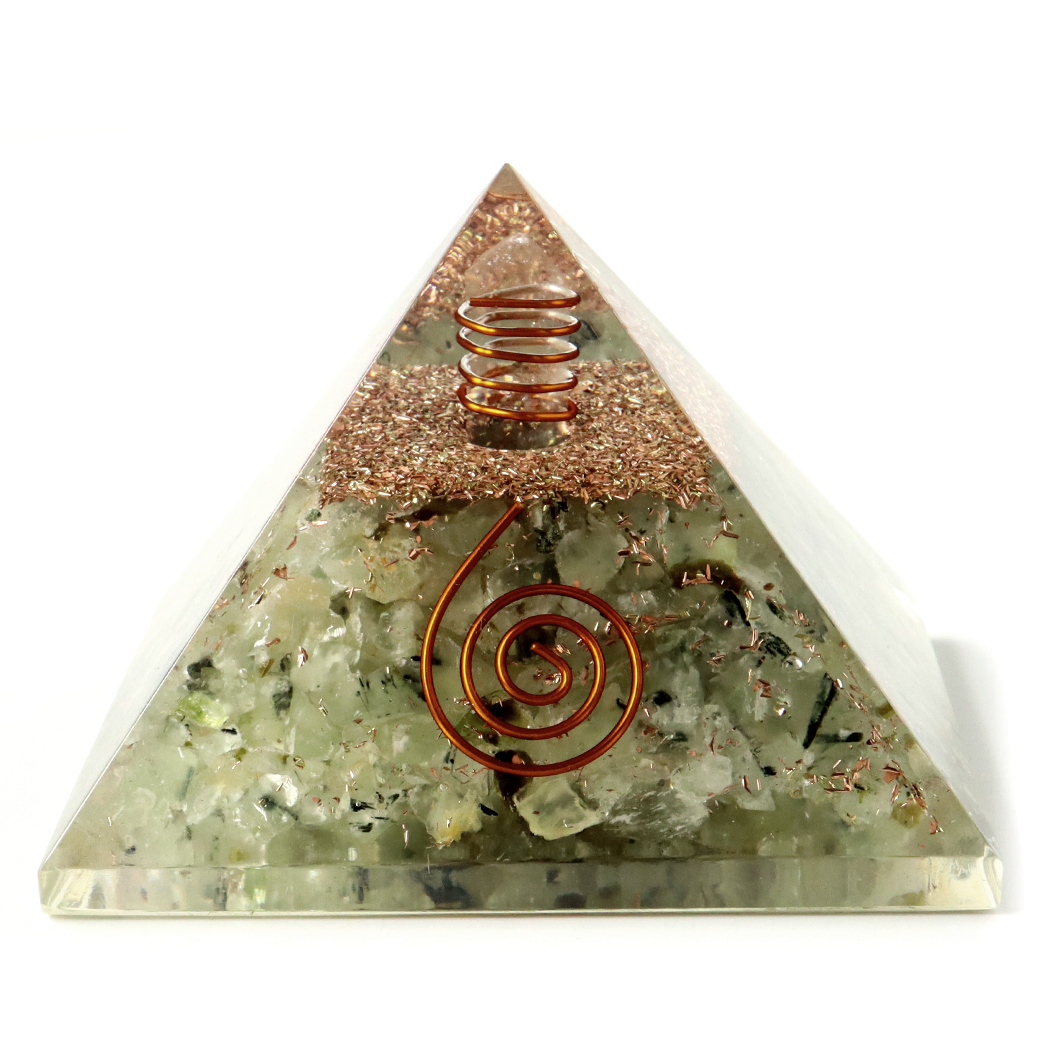プレナイト使用 水晶単結晶入り オルゴナイトピラミッド 大人気スピリチュアルグッズ 幅約65-70mm前後