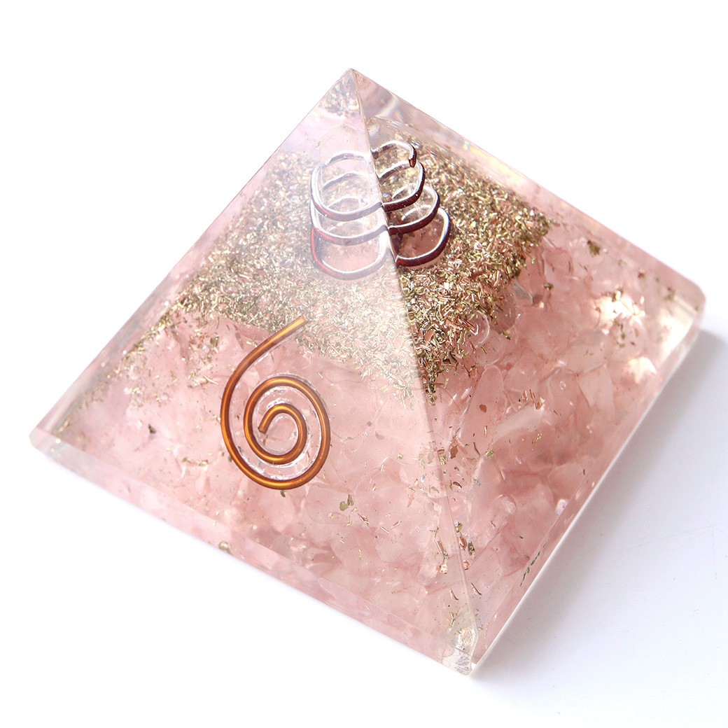 ローズクォーツ使用 水晶単結晶入り オルゴナイトピラミッド 大人気スピリチュアルグッズ 幅約55mm前後