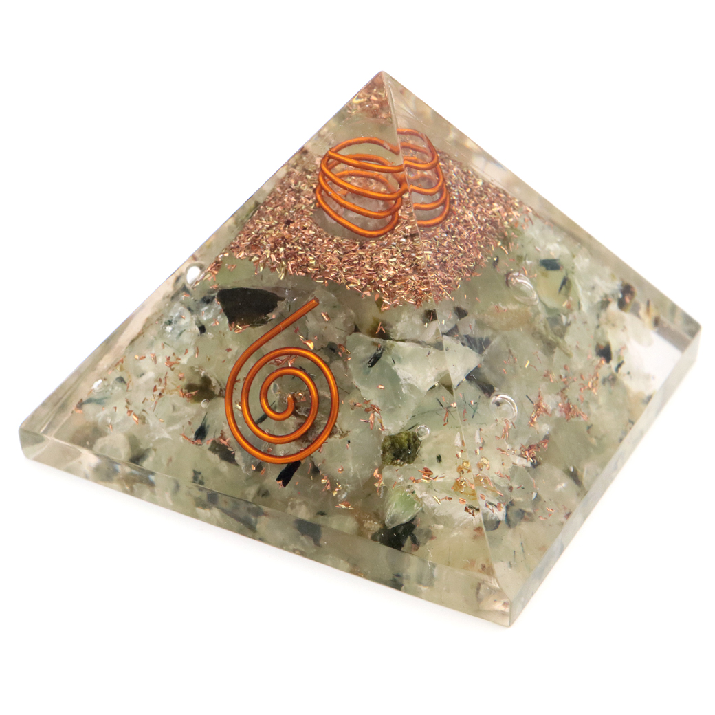 プレナイト使用 水晶単結晶入り オルゴナイト ピラミッド 大人気 スピリチュアルグッズ 幅約55mm前後