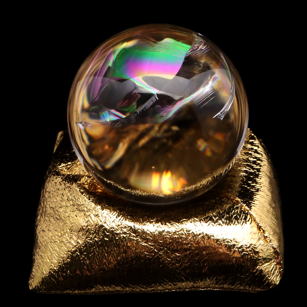 アイリスクォーツ 丸玉 水晶 虹入り AAA 天然 直径約50mm 座布団付き レインボー パワーストーン 天然石