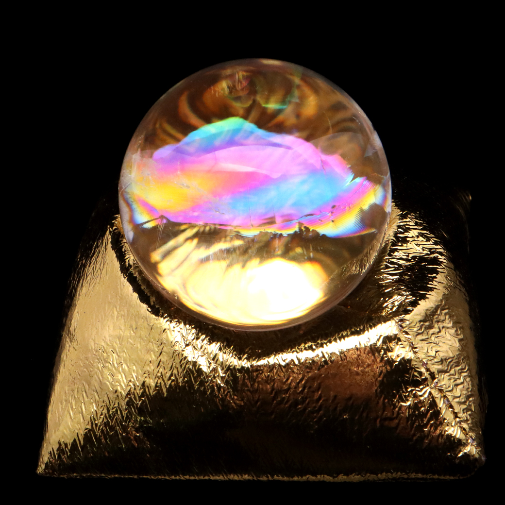 アイリスクォーツ 丸玉 水晶 虹入り AAA 天然 直径約42mm 座布団付き レインボー パワーストーン 天然石