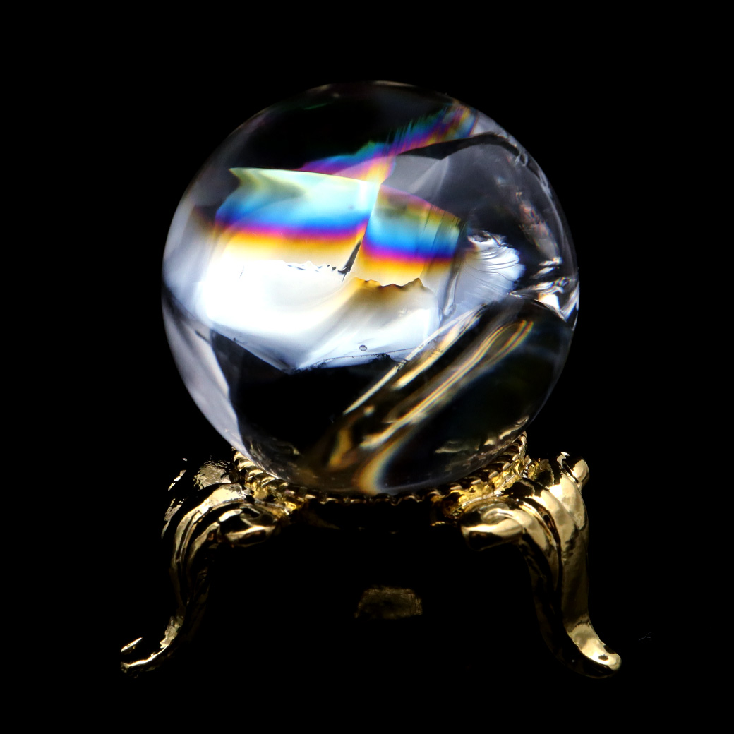 アイリスクォーツ 丸玉 水晶 虹入り AA 天然台座付き レインボー パワーストーン 天然石 1点もの 置き物 玉 球 本物 風水 グッズ 占い