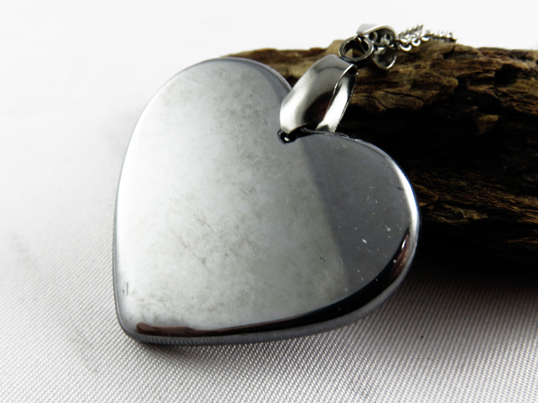 テラヘルツハートペンダント