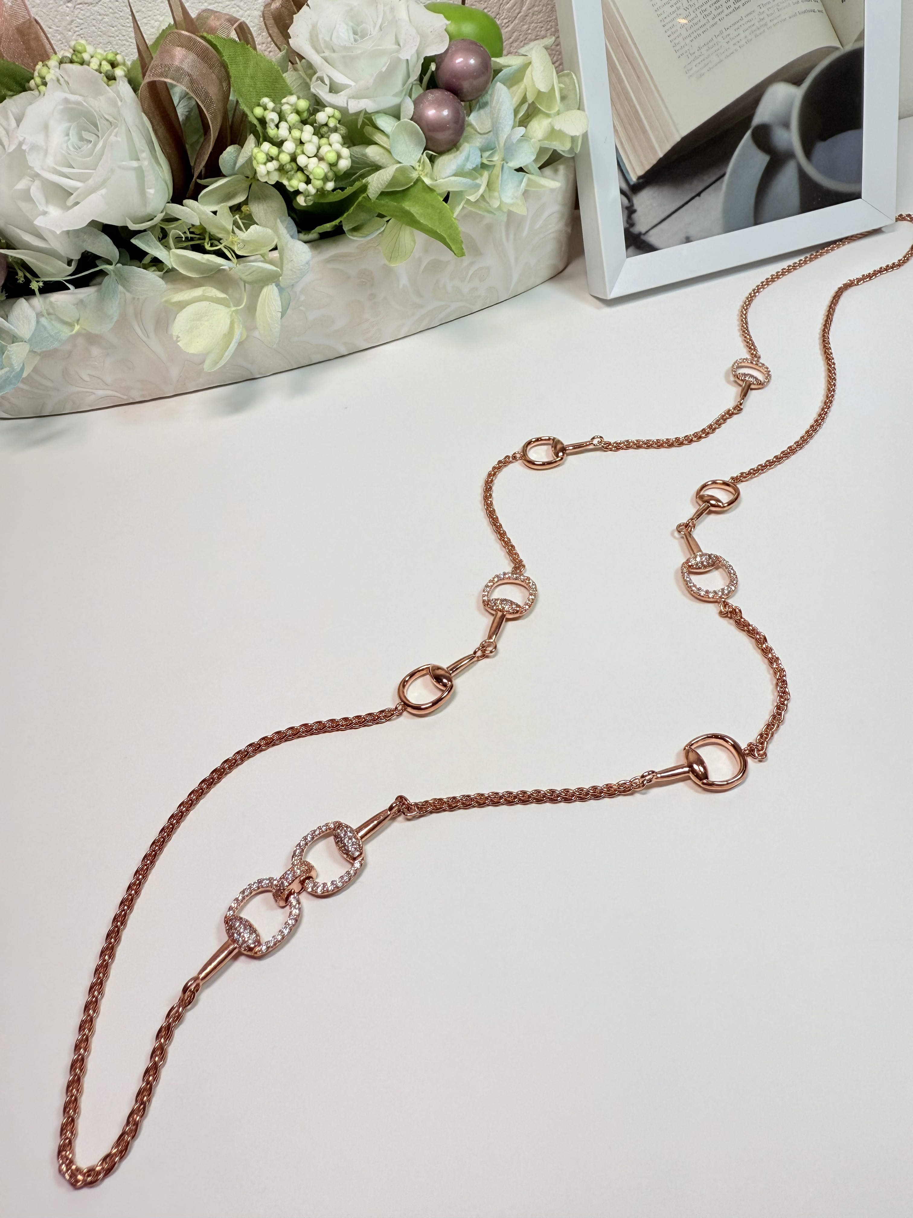 ベルト型ピンクゴールドネックレス