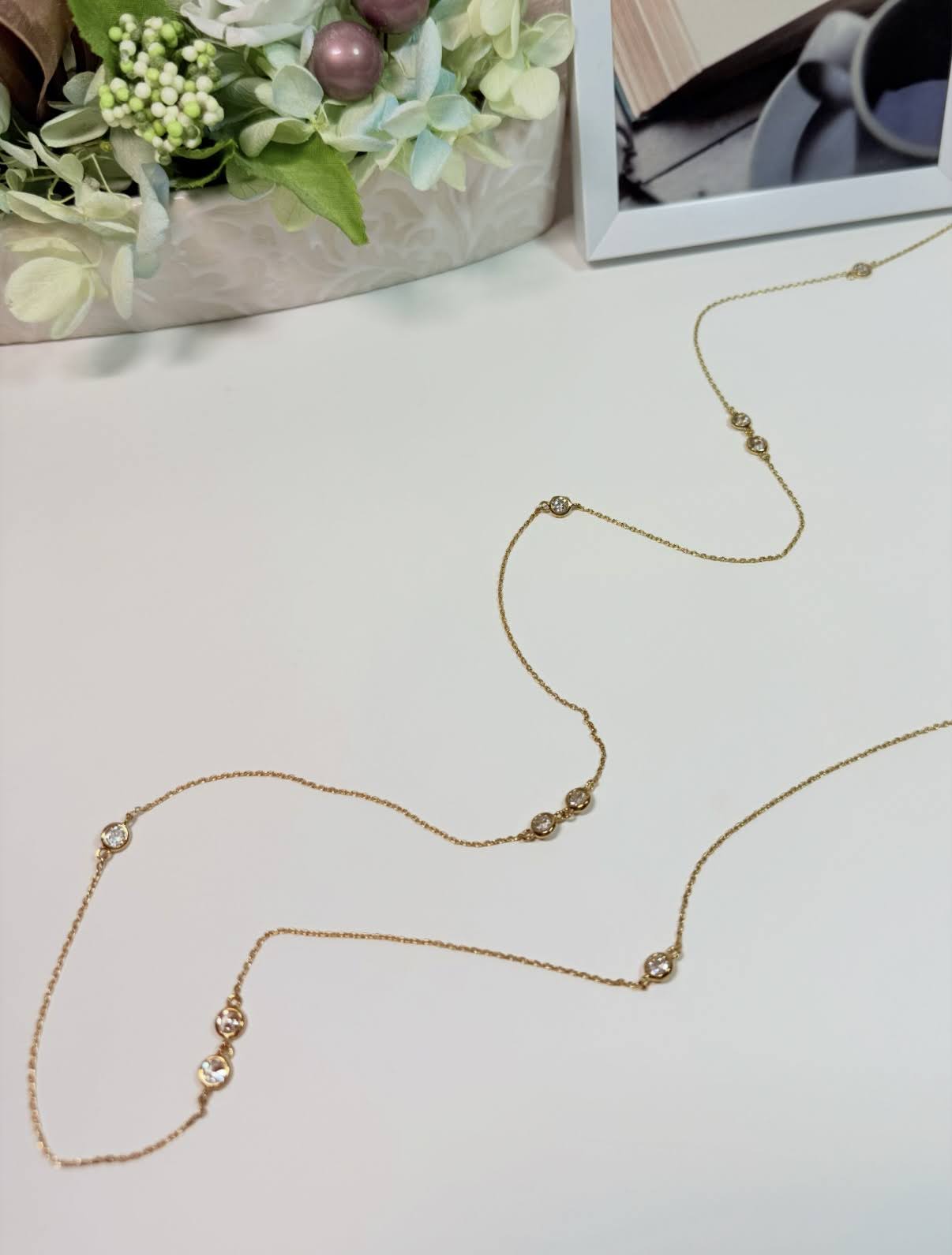 シンプルロングゴールドネックレス