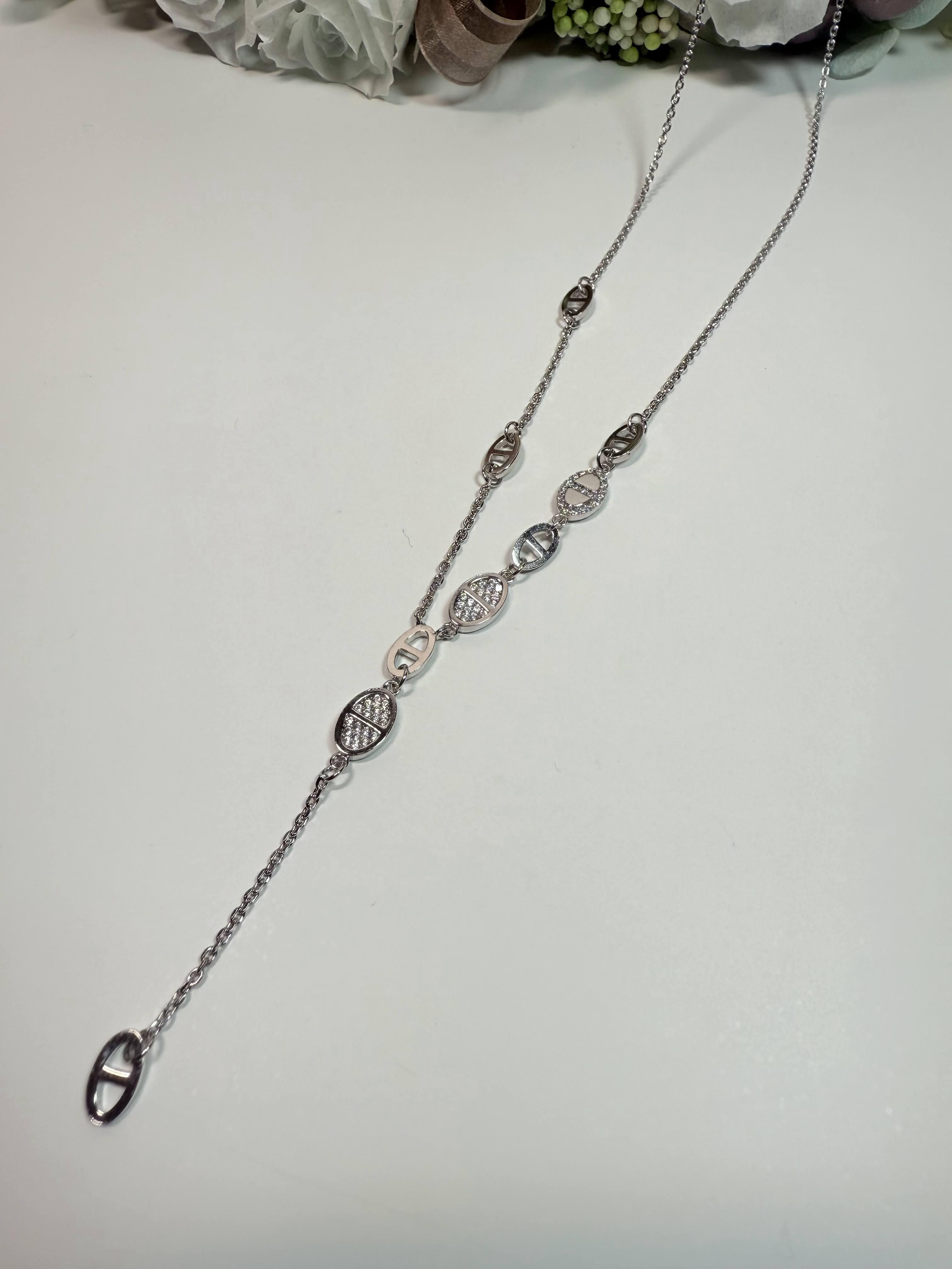 Y字デザインネックレス