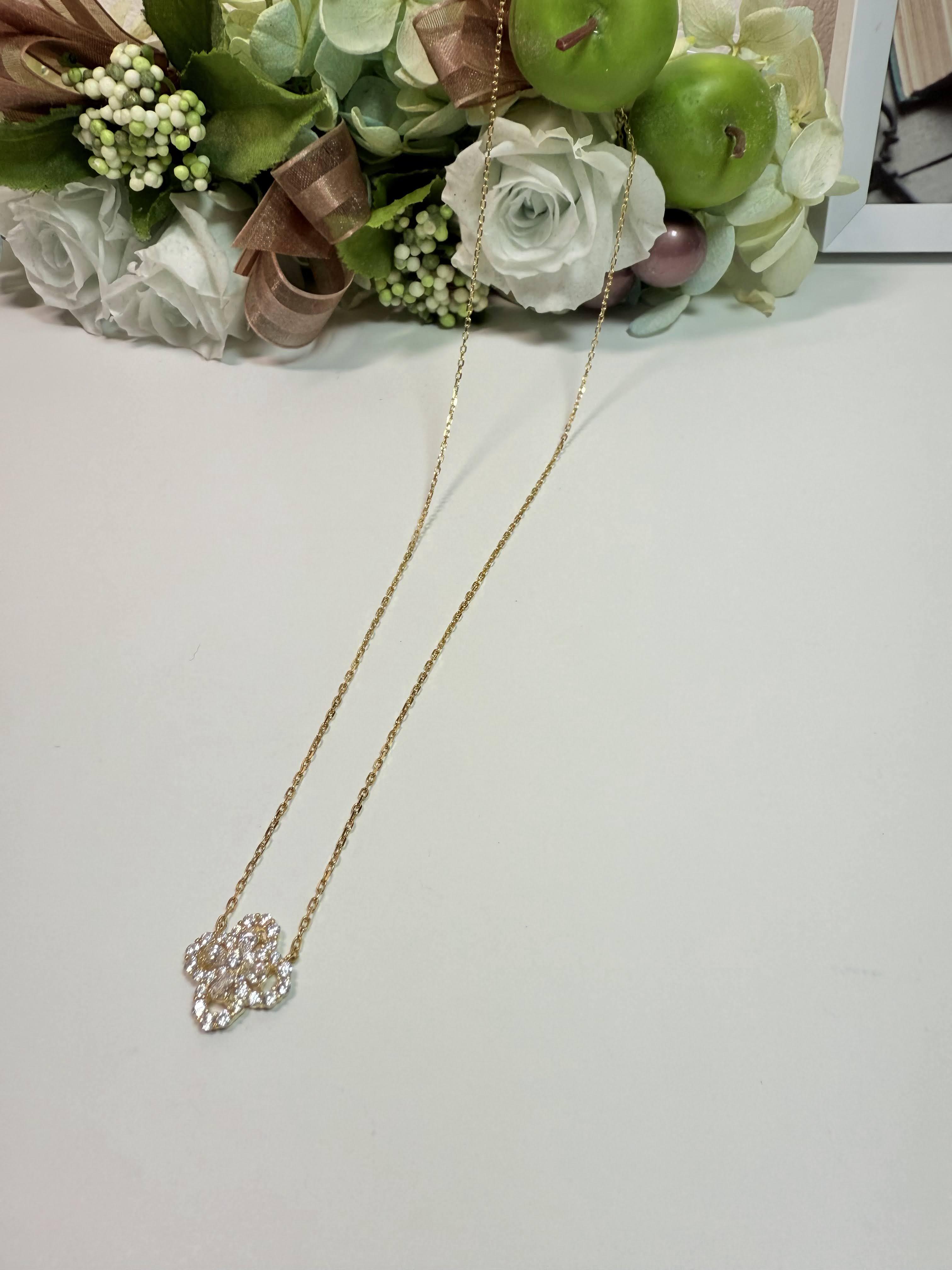 キラキラネックレス