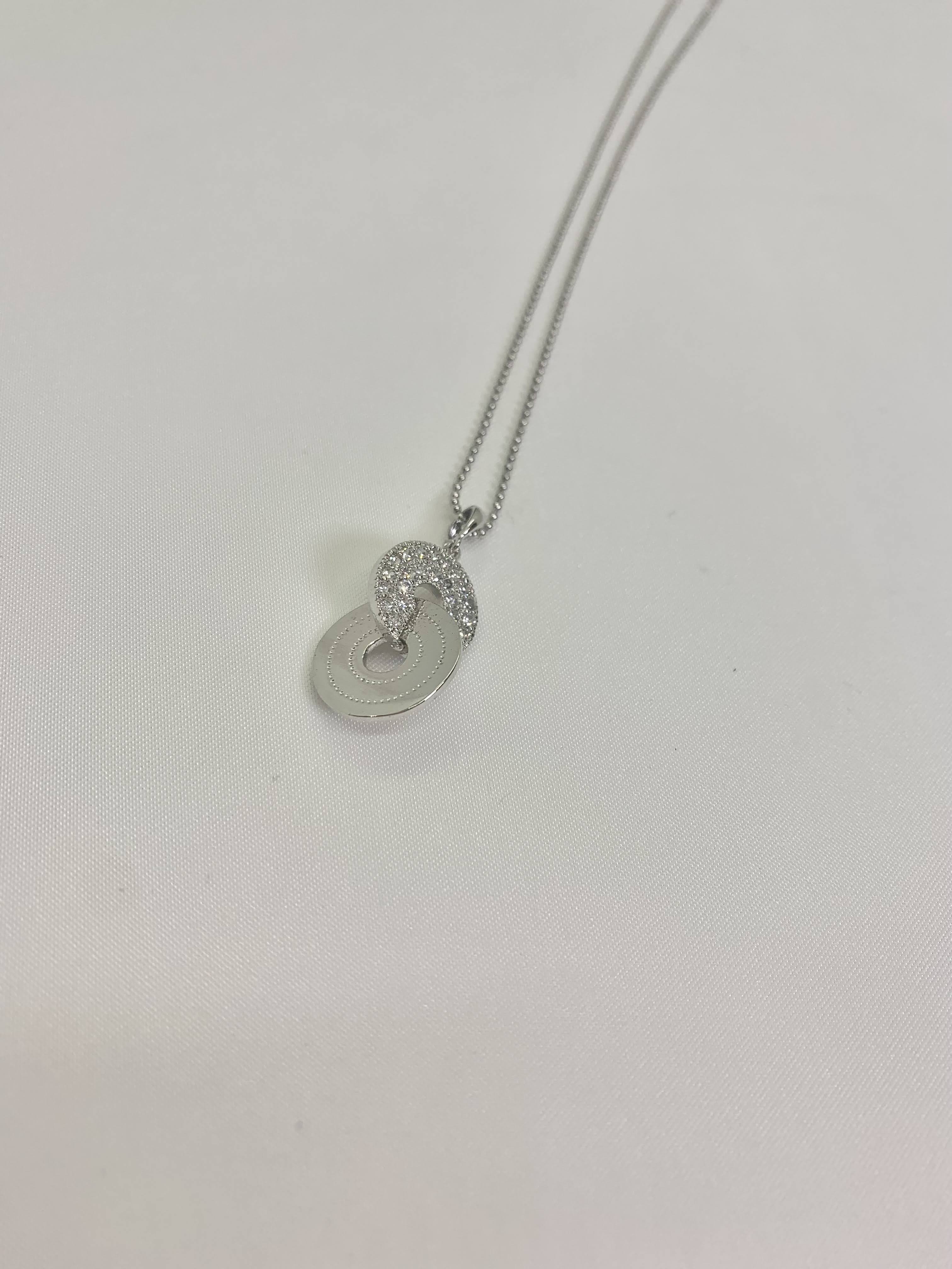 デザインショートネックレス