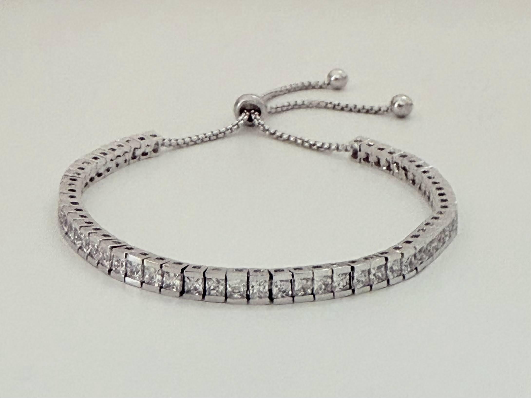 角型スワロアジャスタブレスレット