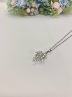 １６粒スワロネックレス