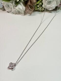 花型ネックレス