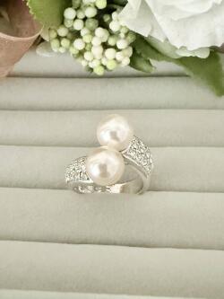 ２つのパール付リング