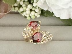 ルビー色とゴールドリング