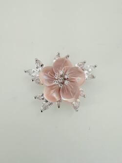花型ブローチ