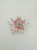 花型ブローチ