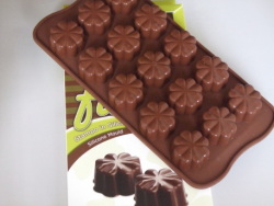 イージー・チョコレートモールド・クローバー15取