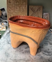 フランス伝統菓子の型(アニョー・パスカルと陶器クグロフ型）