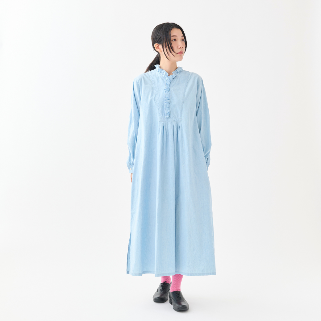 インディゴシャンブレーフリルネックワンピース