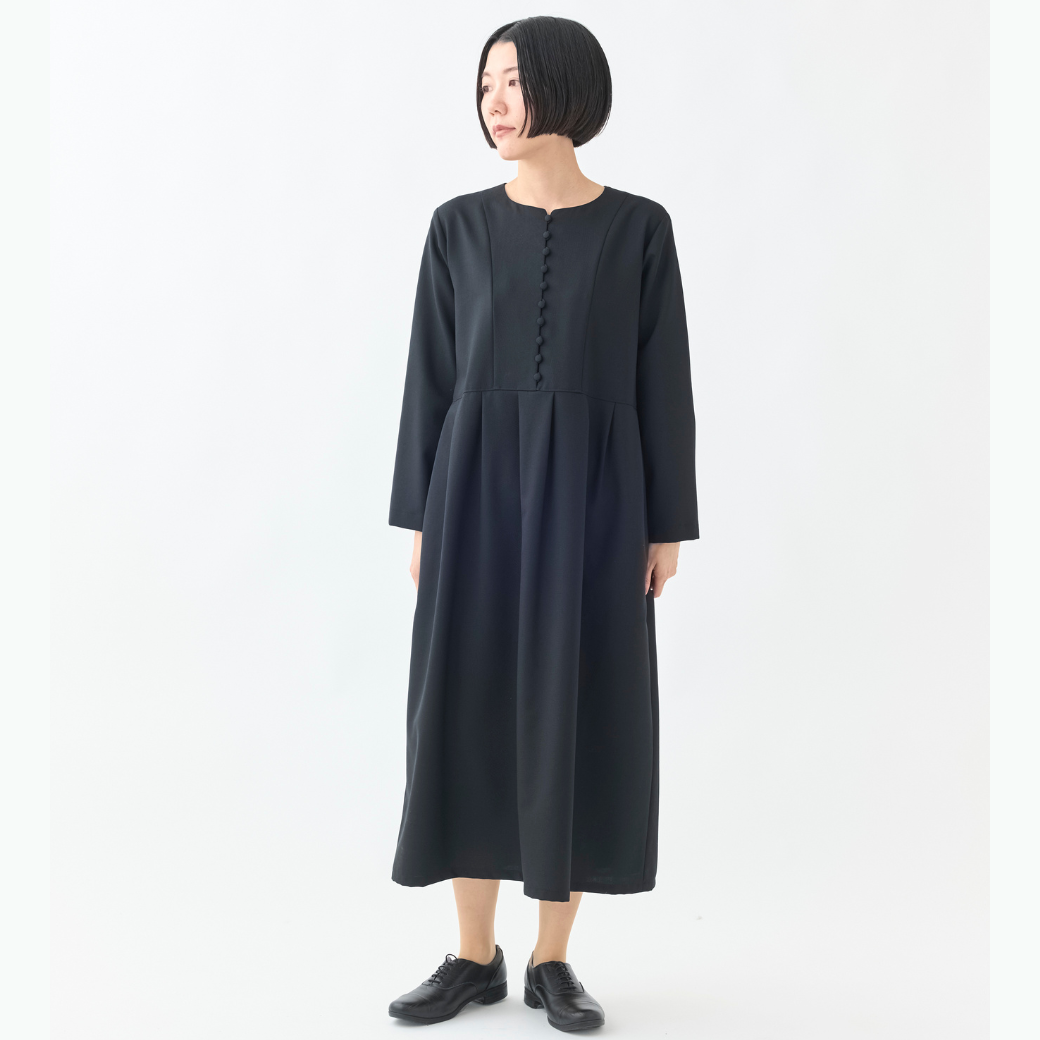 フロントクルミボタンタックワンピース