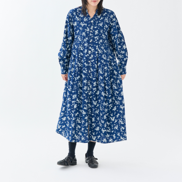 2026年3月お届け】『Indigo Bloom』スキッパータックワンピース KATO