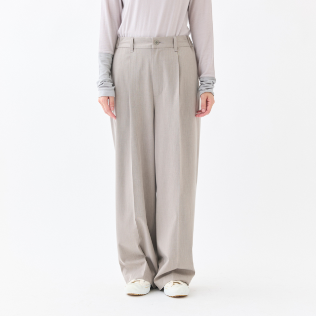 タックストレートパンツ