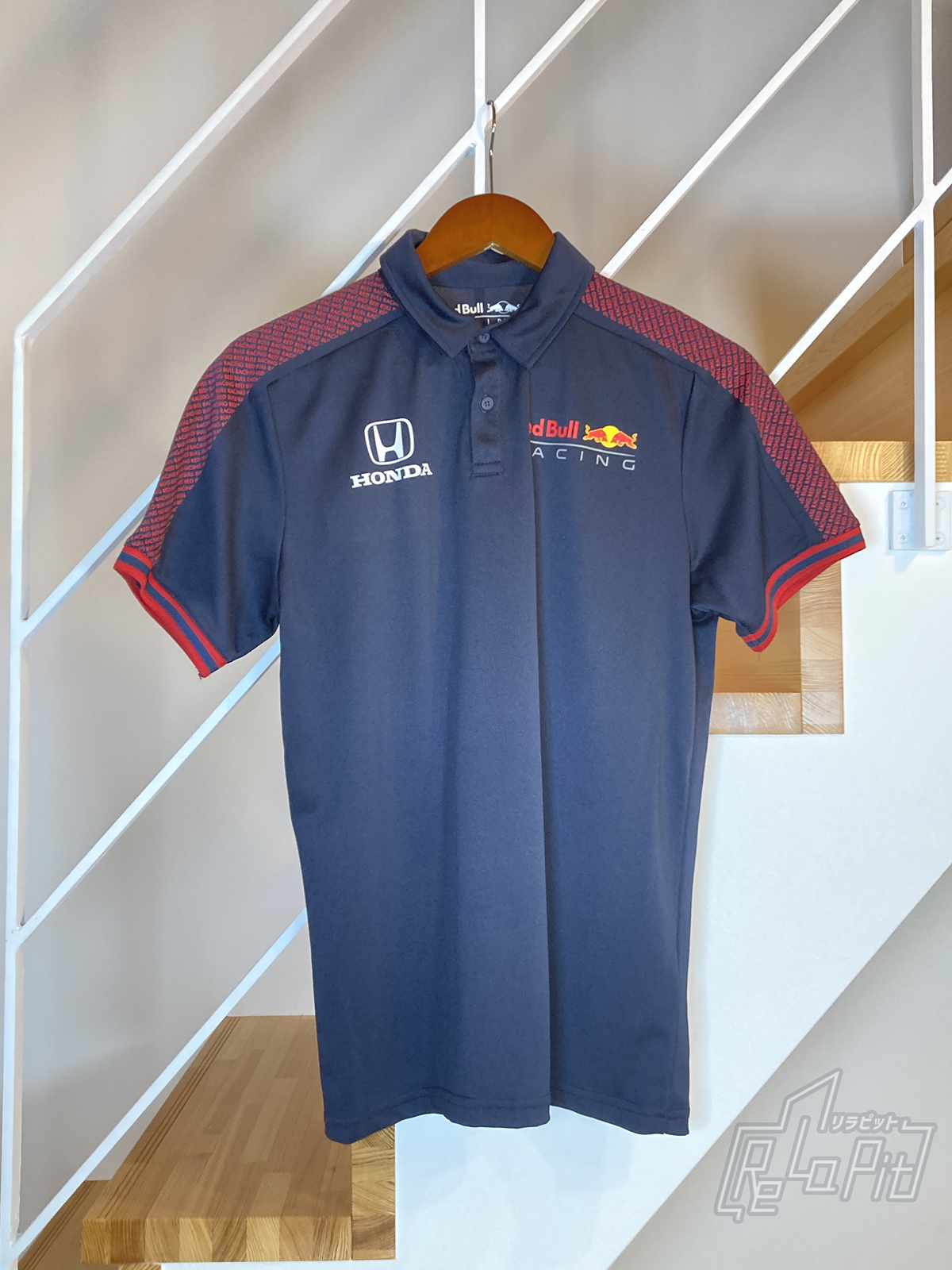 【ReLaPit古着販売】【メール便発送】レッドブル レーシング　F1 ポロシャツ Sサイズ TYPEC