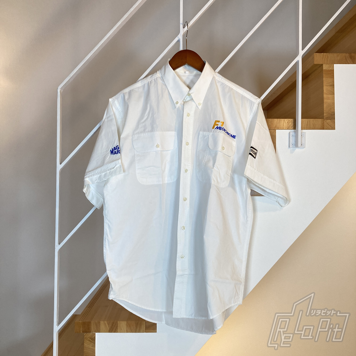 【ReLaPit古着販売】【メール便発送】メカクローム F1 ピットシャツ ホワイト サイズL 汚れ黄ばみあり