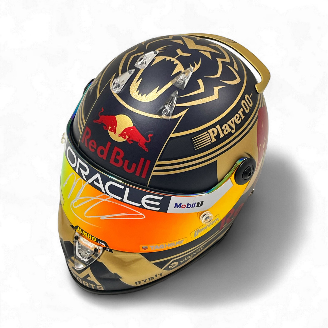 美品 1/2 マックス・フェルスタッペン 2023 Wチャンピオン ヘルメット 2023 M.フェルスタッペン 直筆サイン入 ワールドチャンピオン