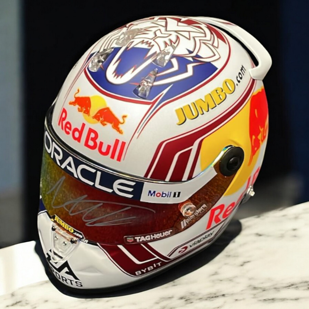 M.フェルスタッペン 直筆サイン入 2023 オランダGP 1/2ヘルメット