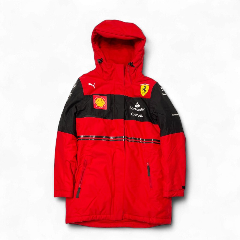 フェラーリ2022チーム支給品ウィンタージャケット(USED)サイズL