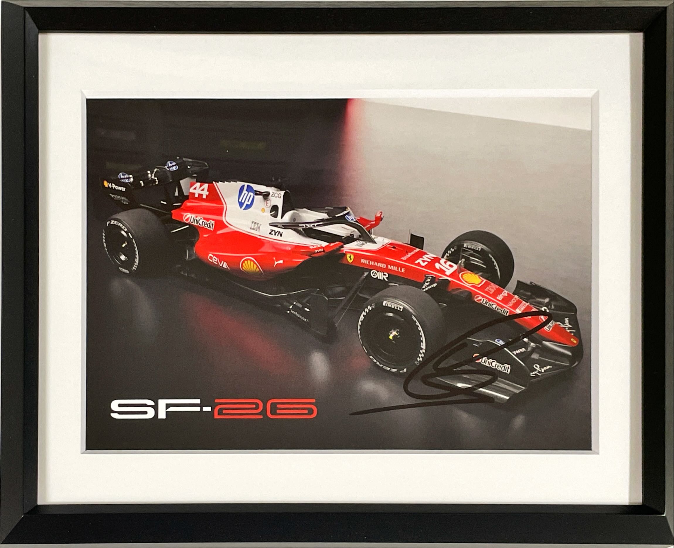 L.ハミルトン直筆サイン入 2026フェラーリ SF26マシンカード(額装品）TYPEC　