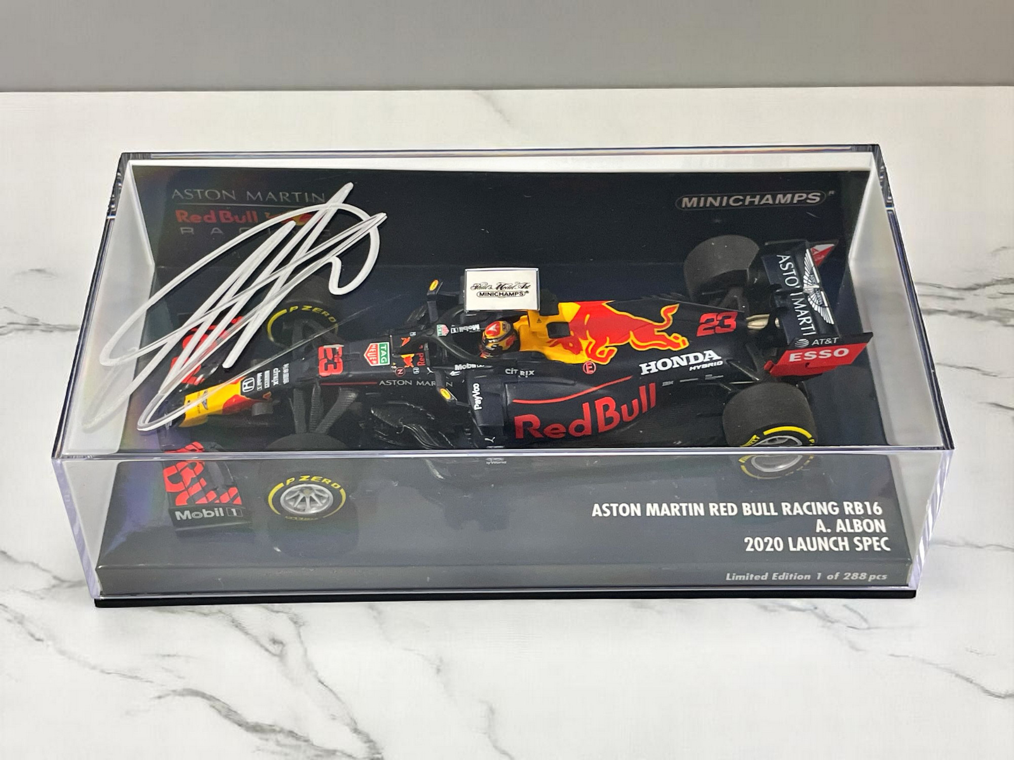 A.アルボン直筆サイン入 ミニチャンプス 1/43 レッドブル RB16 2020 ランチスペック