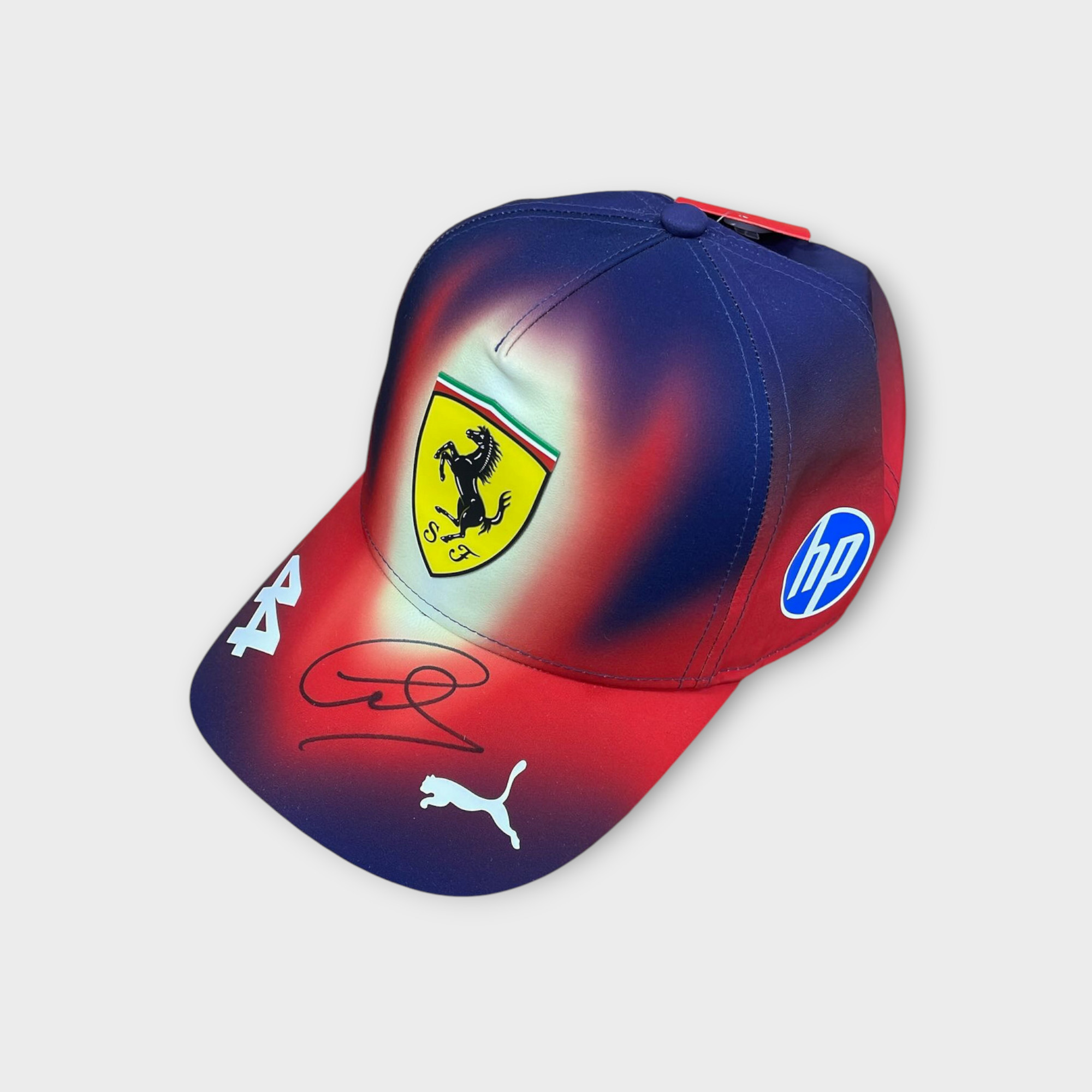 L.ハミルトン直筆サイン入 2026フェラーリ 中国GP限定ドライバーズキャップ(市販品）