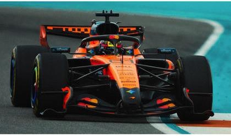 【スパーク(S9405)ご予約商品8/16締切】1/43 マクラーレン MCL40 O.ピアストリ 2026年マイアミGP 3位 No.81 予価：税込￥13970