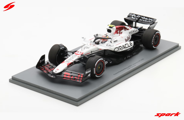 スパーク(18S1005)1/18 レッドブル RB21 角田裕毅 2025年日本GPWith Pit Board