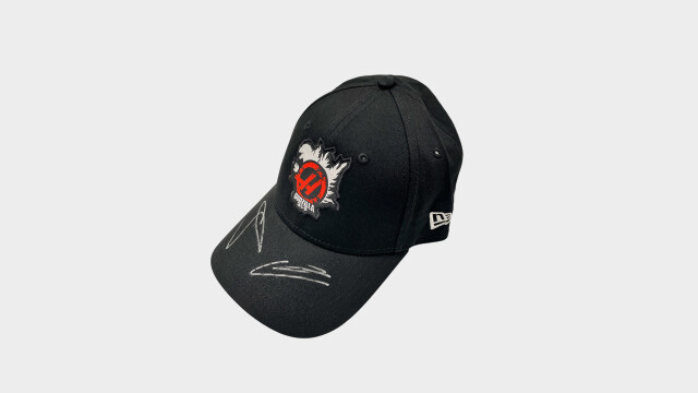 E.オコン&O.ベアマン W直筆サイン入 ハースF1xゴジラコラボキャップ