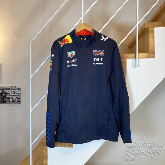 【ReLaPit古着販売】【宅急便発送】レッドブル 2024 チームレプリカ ソフトシェルジャケット Lサイズ