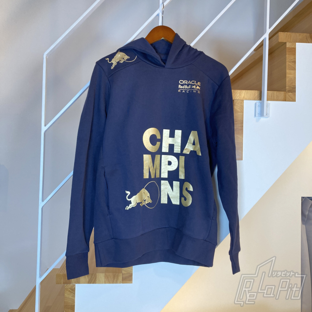 【ReLaPit古着販売】【宅急便発送】レッドブル レーシング 2021-2022 コンストラクターズ チャンピオン 記念 フーディー ネイビー Mサイズ