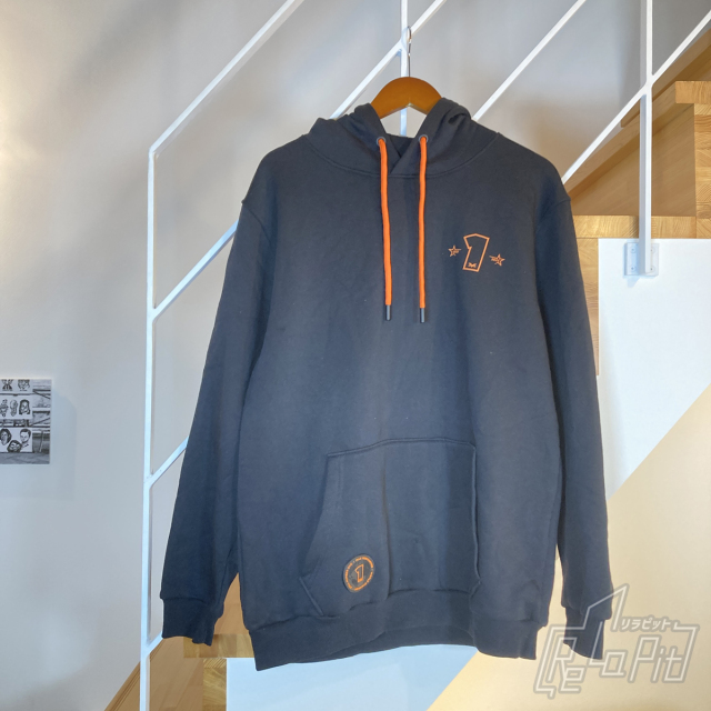 【ReLaPit古着販売】【宅急便発送】マックス フェルスタッペン ONE コレクション フーディー 2023 ブラック Mサイズ
